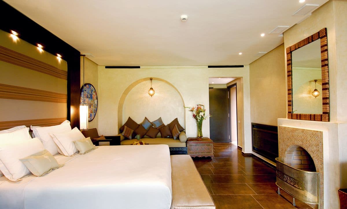 Deluxe Garden Room interior